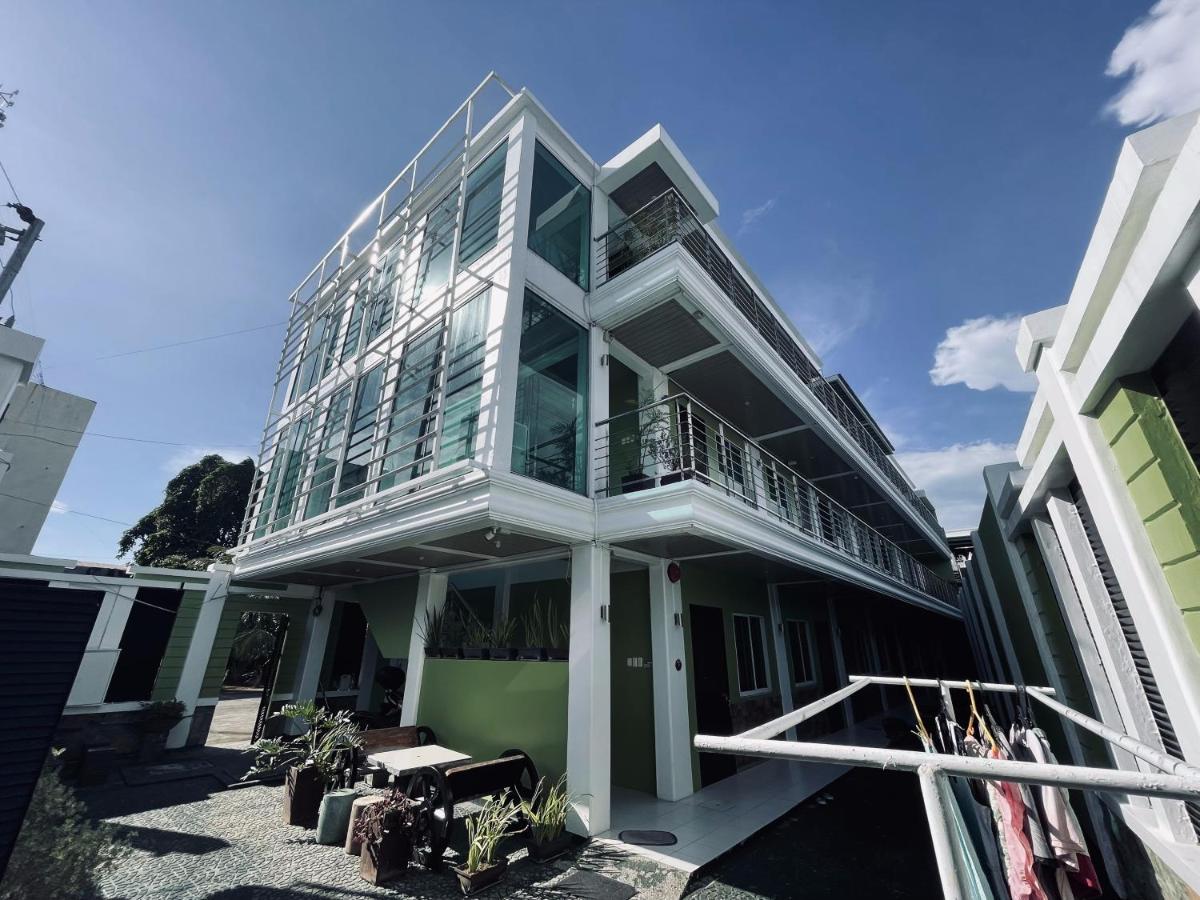 Delta Star Manor Hotel นากา ภายนอก รูปภาพ