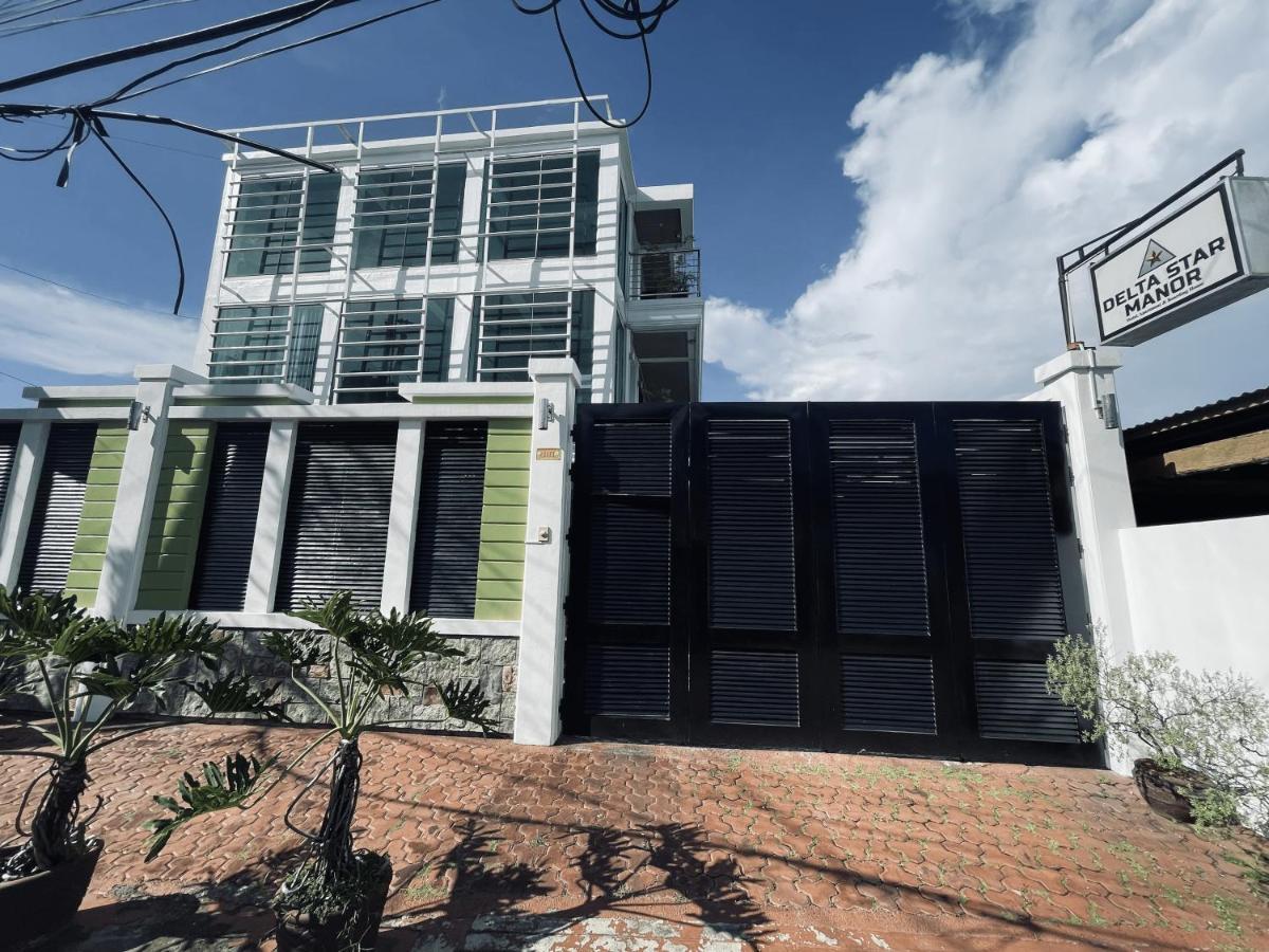 Delta Star Manor Hotel นากา ภายนอก รูปภาพ