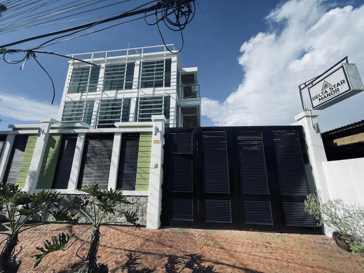 Delta Star Manor Hotel นากา ภายนอก รูปภาพ
